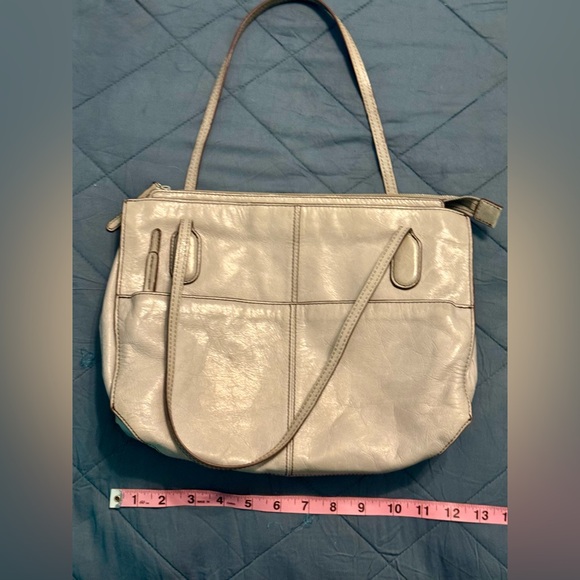 Hobo International Friar Leather Shoulder Bag Taupe Beige Boho Classic - Picture 3 of 12